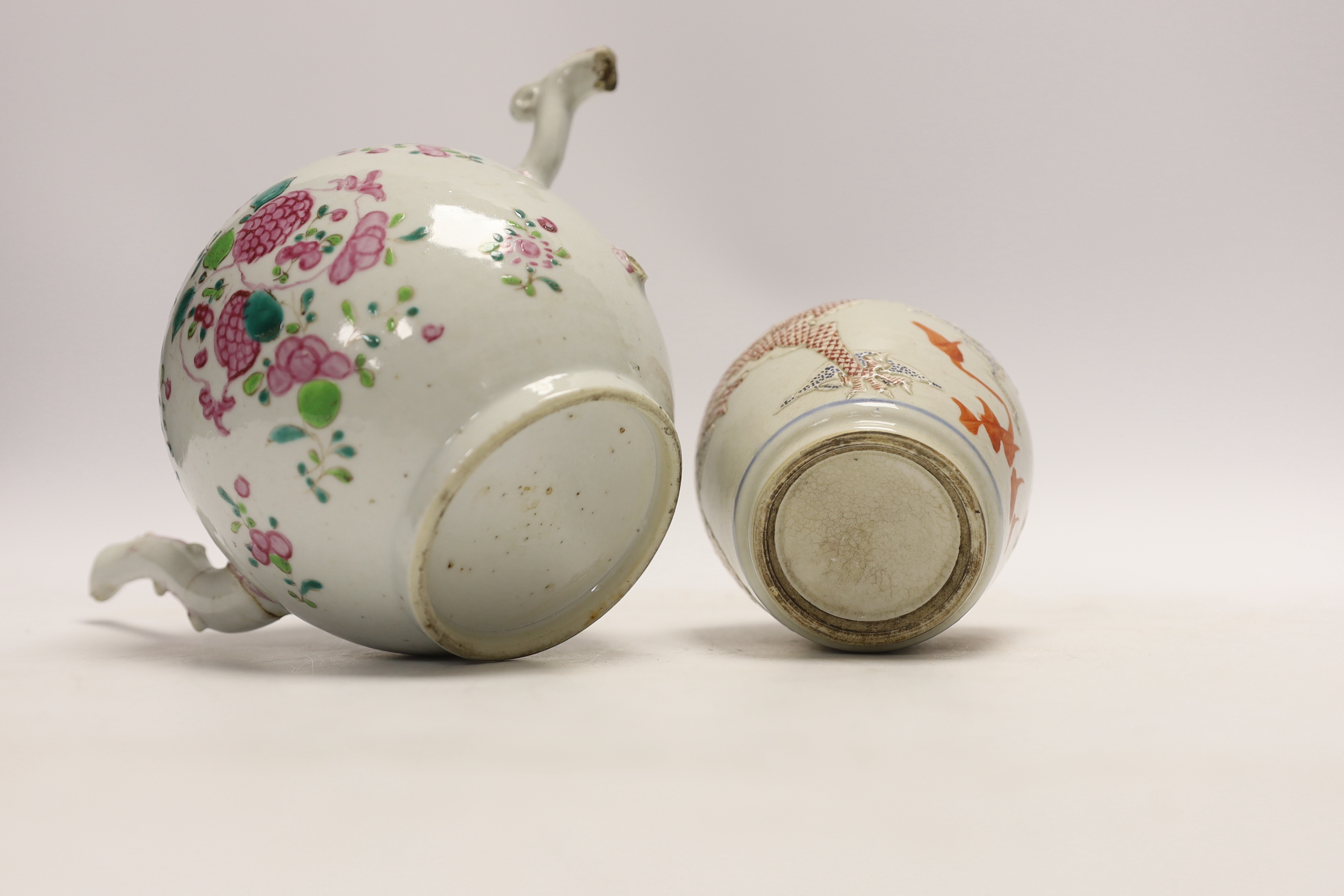 An 18th century Chinese famille rose teapot (a.f) and a ‘dragon’ jar and cover, tallest 14cm